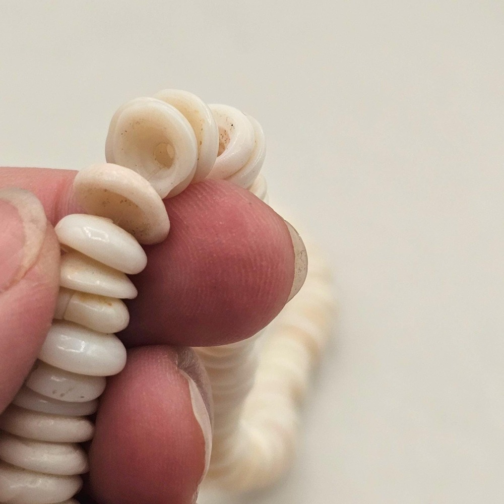 **Resrved** Vintage Puka Shell Necklace 17" Cream White Beach Surfer Boho - Picture 6 of 9